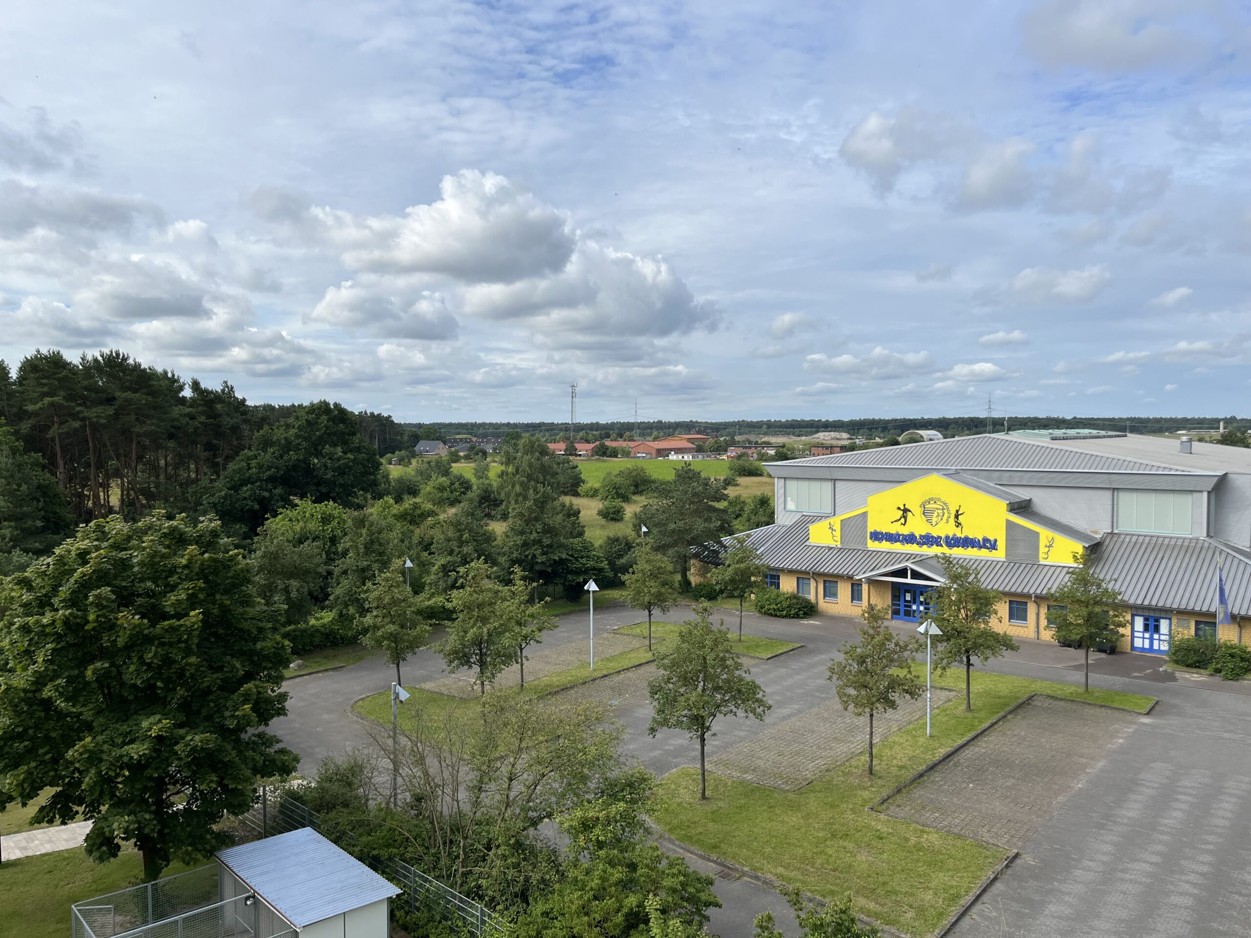 Sporthalle neben MHR Schwerin